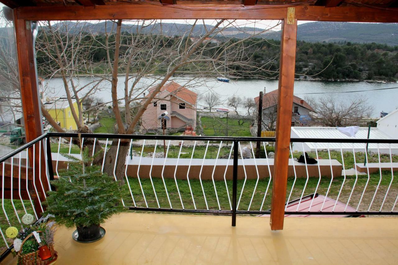 Apartmani Corleone Bilice Exterior foto