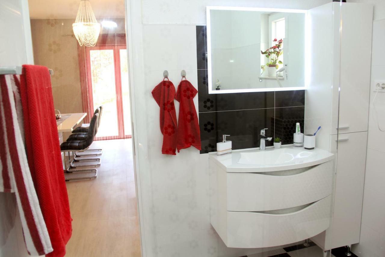 Apartmani Corleone Bilice Exterior foto